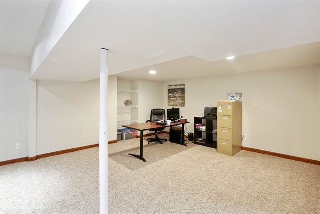 1321 Hillside Ln, Mchenry, IL 60051 photo 18