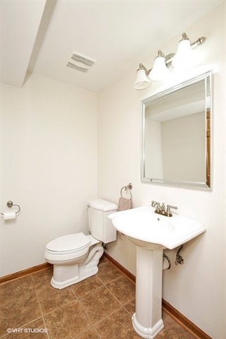 1321 Hillside Ln, Mchenry, IL 60051 photo 16