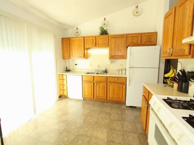 2801 Lancaster Dr, Markham, IL 60428 photo 5