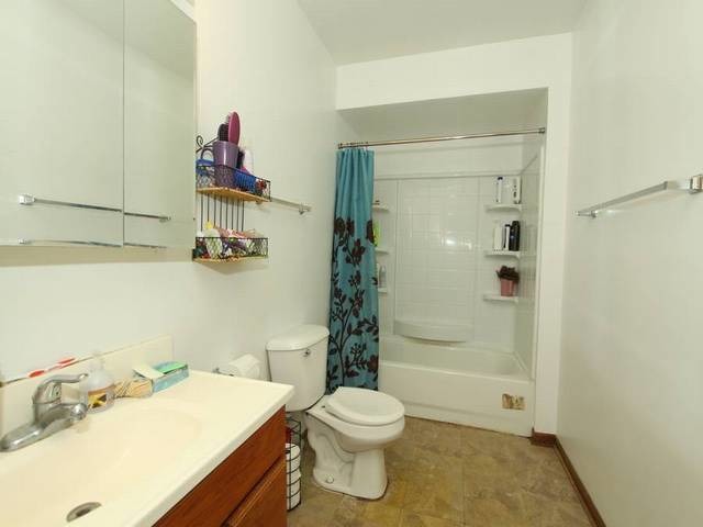 2801 Lancaster Dr, Markham, IL 60428 photo 9