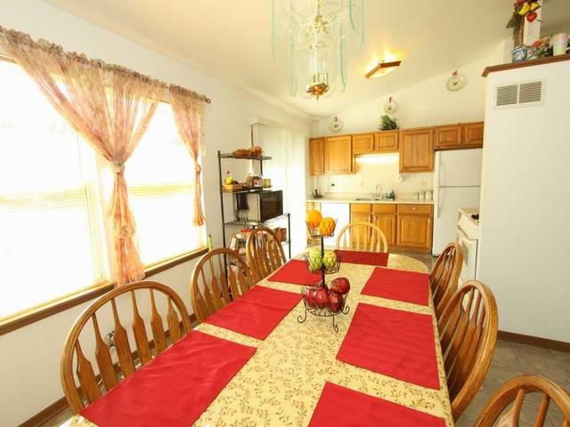 2801 Lancaster Dr, Markham, IL 60428 photo 4