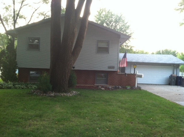 1432 Royal Ct, Elgin, IL 60123 photo 1