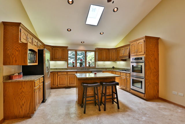21192 Lisa Ln, Steger, IL 60475 photo 8
