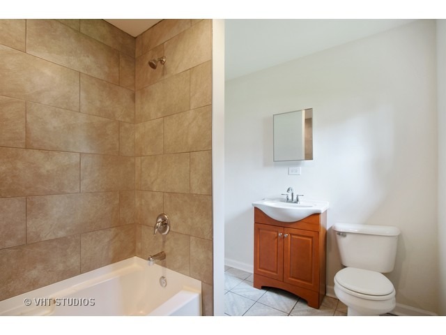 1566 Highland Ave, Glendale Heights, IL 60139 photo 8
