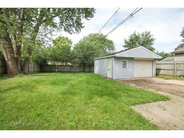 1566 Highland Ave, Glendale Heights, IL 60139 photo 9