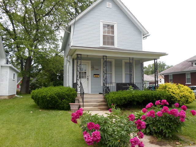 225 Perry St, Elgin, IL 60123 photo 4