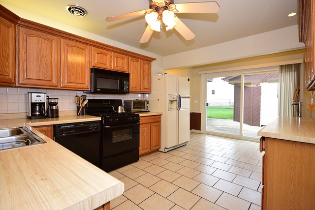 34 N Grant Dr, Addison, IL 60101 photo 9