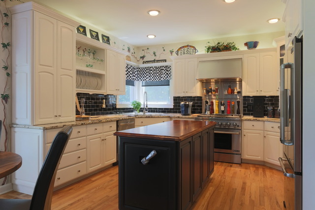 2348 Sutton Ln, Aurora, IL 60502 photo 12