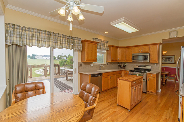 1022 Spinnaker St, Elgin, IL 60123 photo 8