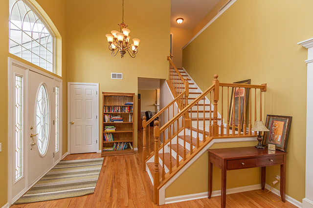 1022 Spinnaker St, Elgin, IL 60123 photo 2