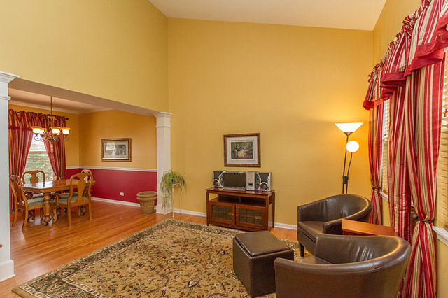 1022 Spinnaker St, Elgin, IL 60123 photo 4