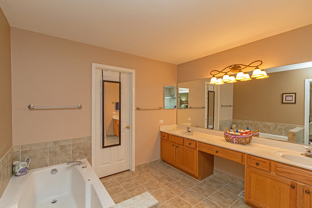 1022 Spinnaker St, Elgin, IL 60123 photo 18