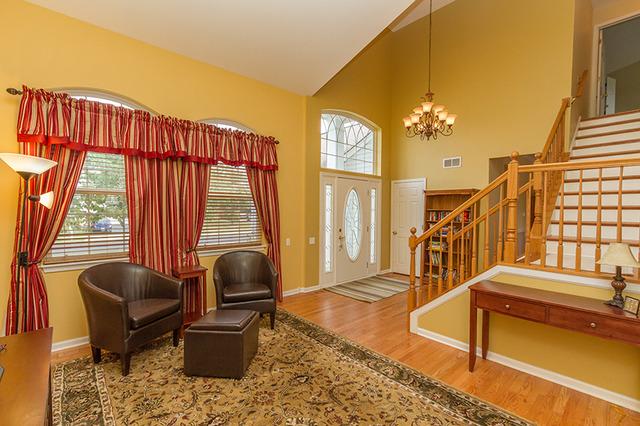 1022 Spinnaker St, Elgin, IL 60123 photo 3
