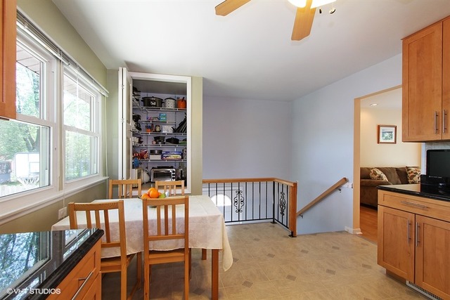 650 Westmere Rd, Des Plaines, IL 60016 photo 4