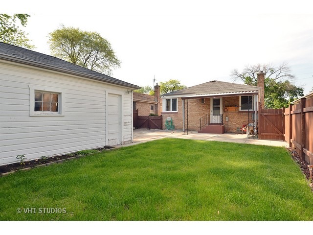 5045 W Devon Ave, Chicago, IL 60646 photo 11