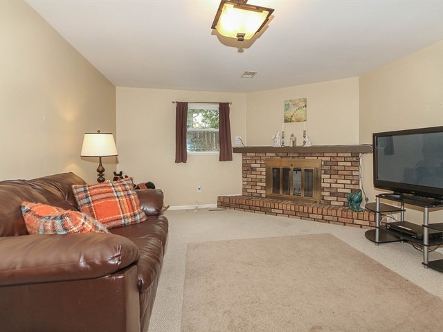 1692 Sheffield Dr, Elgin, IL 60123 photo 11