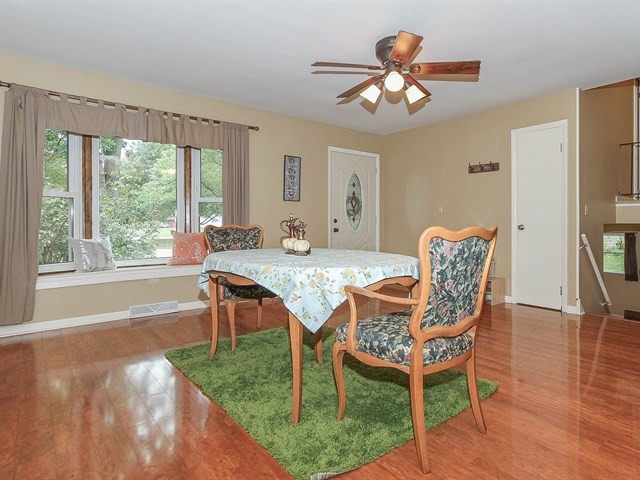 1692 Sheffield Dr, Elgin, IL 60123 photo 4