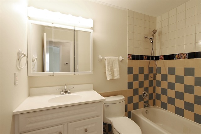 631 Wyngate Ln, Buffalo Grove, IL 60089 photo 9