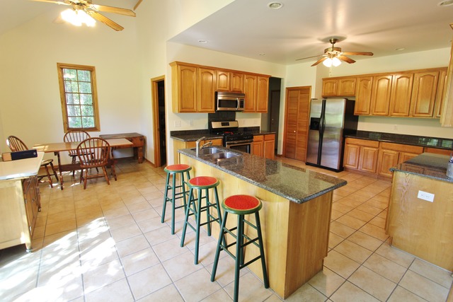 1036 Forest View Dr, Morris, IL 60450 photo 4