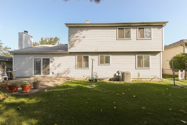 705 Heather Ln, Bartlett, IL 60103 photo 13