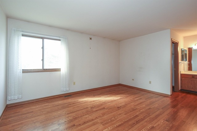 705 Heather Ln, Bartlett, IL 60103 photo 17