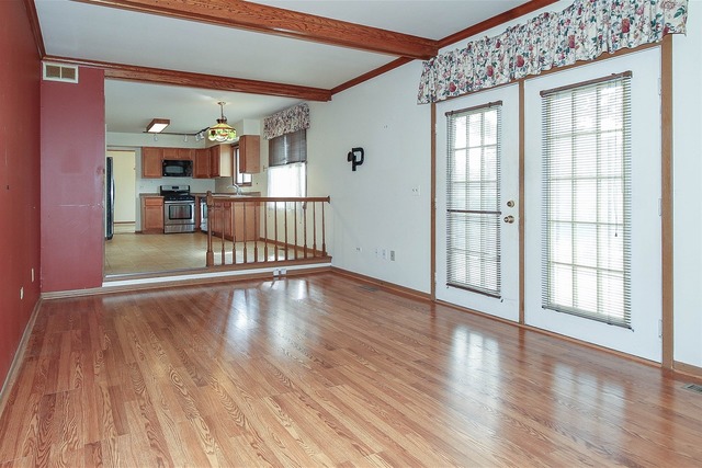705 Heather Ln, Bartlett, IL 60103 photo 11