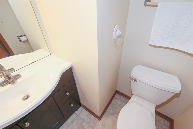 705 Heather Ln, Bartlett, IL 60103 photo 15