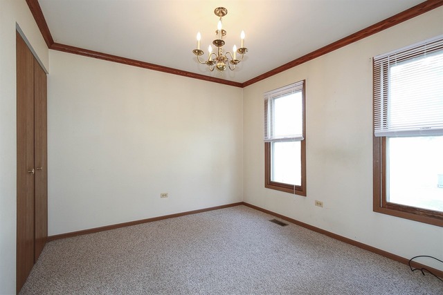 705 Heather Ln, Bartlett, IL 60103 photo 6
