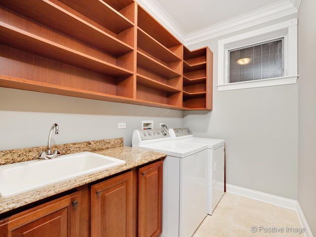 2825 N Lakewood Ave, Chicago, IL 60657 photo 19