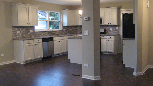 1700 Courtwright Dr, Plainfield, IL 60586 photo 2