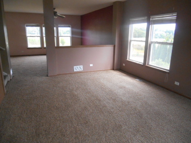 3014 Arbor Dr, Mchenry, IL 60050 photo 2