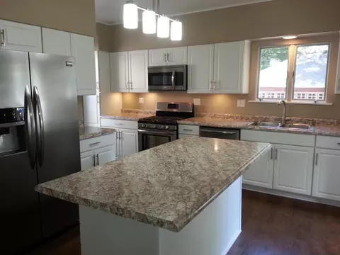 523 Oak Ave, Aurora, IL 60506 photo 7