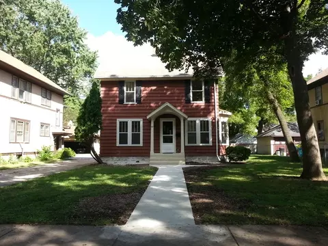 523 Oak Ave, Aurora, IL 60506 photo 1