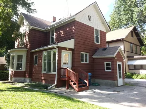 523 Oak Ave, Aurora, IL 60506 photo 2