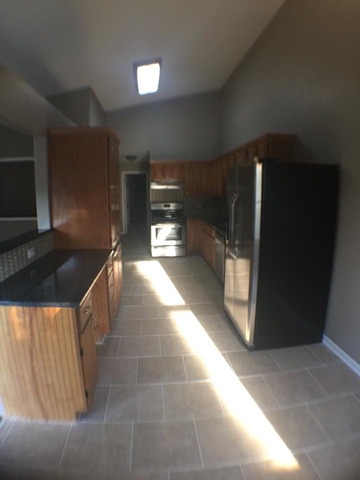 22 Crescent St, Elgin, IL 60123 photo 4