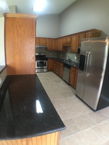 22 Crescent St, Elgin, IL 60123 photo 3