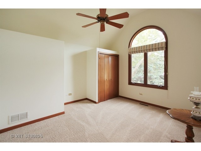 3 Whaler Ct, Grayslake, IL 60030 photo 7