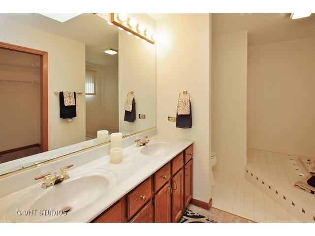 3 Whaler Ct, Grayslake, IL 60030 photo 8