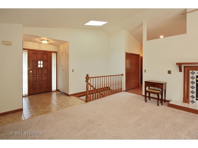 3 Whaler Ct, Grayslake, IL 60030 photo 1