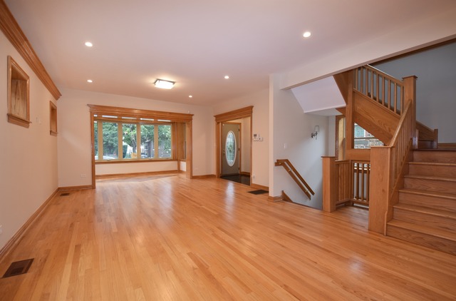 7749 S Cregier Ave, Chicago, IL 60649 photo 1