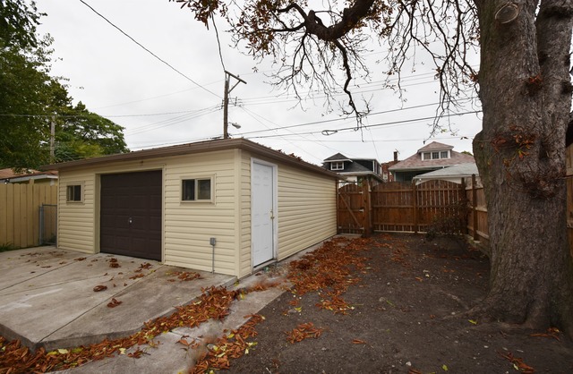 7749 S Cregier Ave, Chicago, IL 60649 photo 24