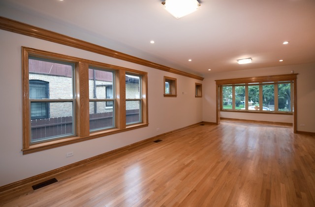 7749 S Cregier Ave, Chicago, IL 60649 photo 6