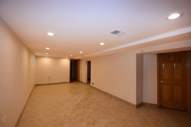 7749 S Cregier Ave, Chicago, IL 60649 photo 21