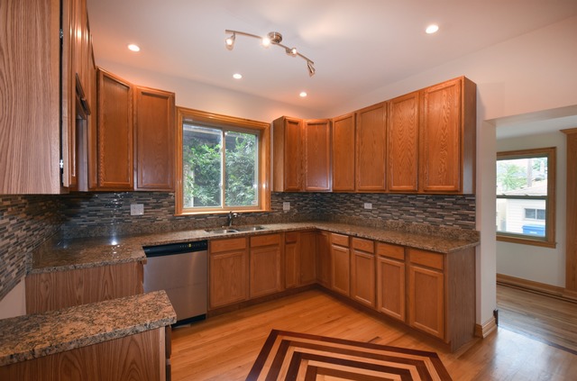 7749 S Cregier Ave, Chicago, IL 60649 photo 8