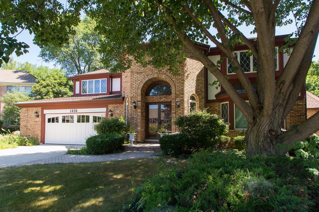 1828 Wakeman Ct, Wheaton, IL 60187 photo 1