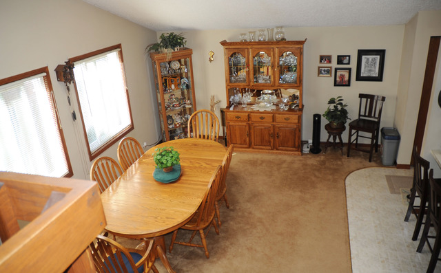 83 Morningside Dr, Roselle, IL 60172 photo 4