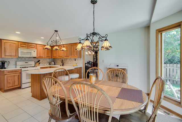 801 Kent Cir, Bartlett, IL 60103 photo 6