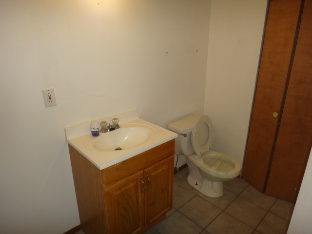 8134 White Ave, Lyons, IL 60534 photo 10