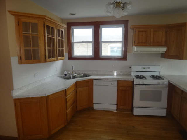 8134 White Ave, Lyons, IL 60534 photo 6
