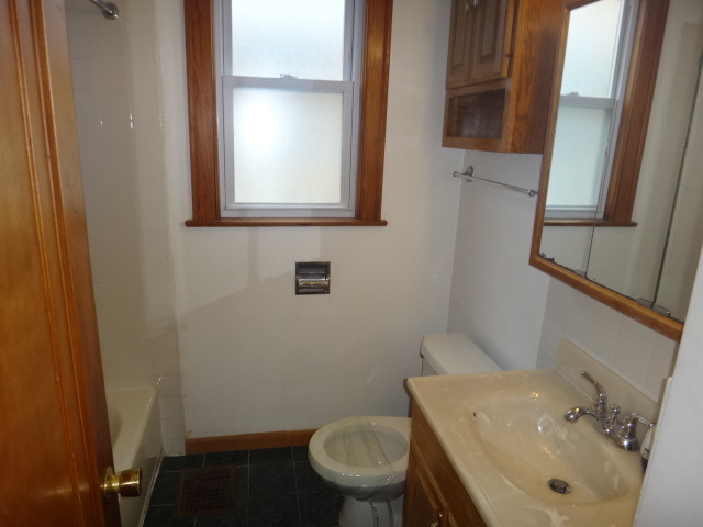 8134 White Ave, Lyons, IL 60534 photo 5